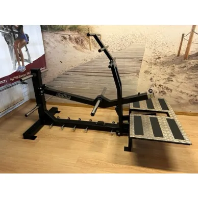 Goljat vyökyykky - Belt squat kuva